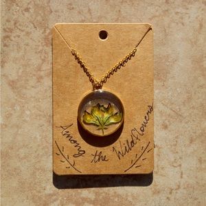 BIRD'S-FOOT TREFOIL NECKLACE